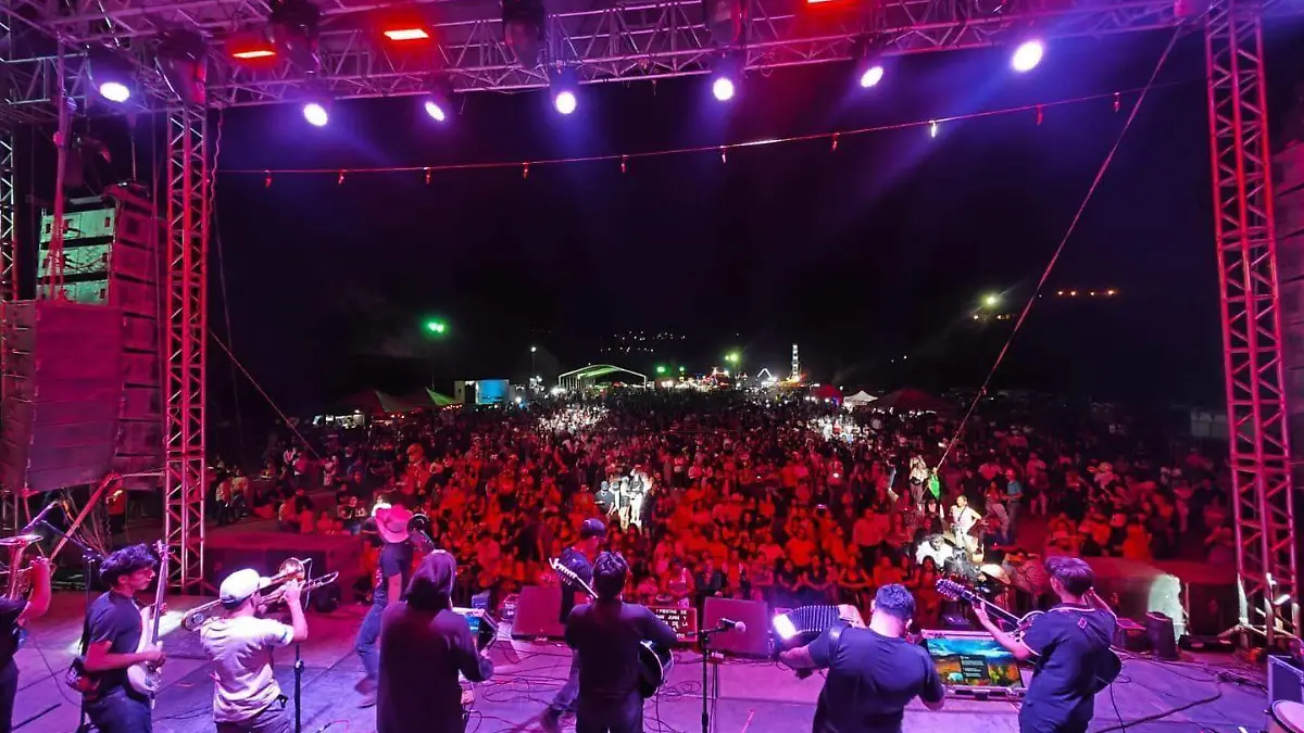 Gran inicio de las fiestas de San Juan y Presa de la Olla (2)